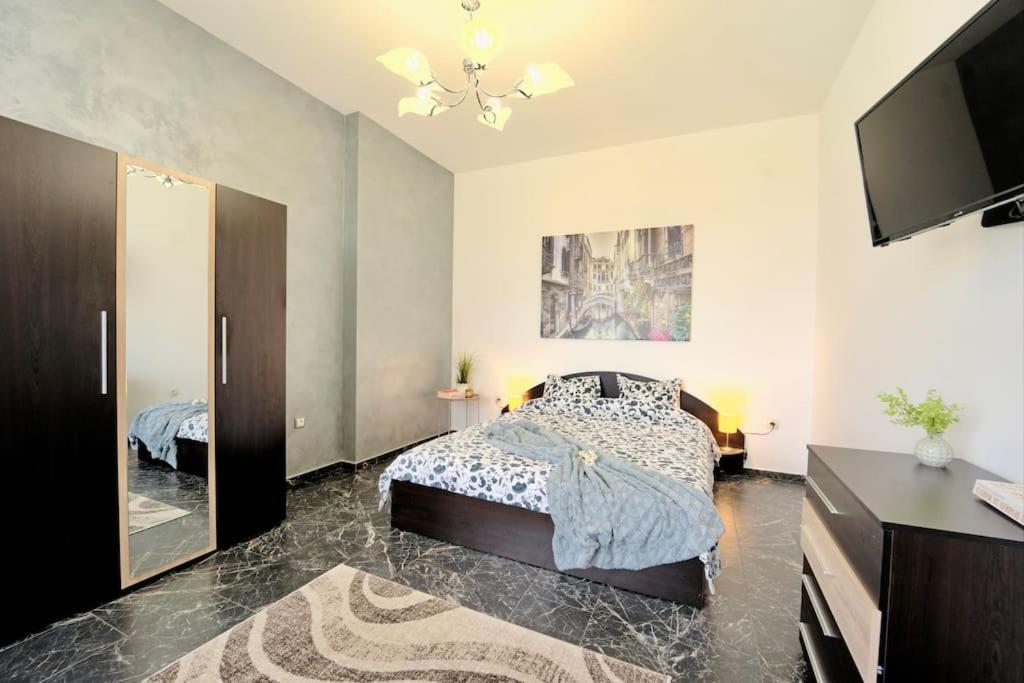 Cozy 1-Bedroom Flat In The Very Center Of Sofya Dış mekan fotoğraf