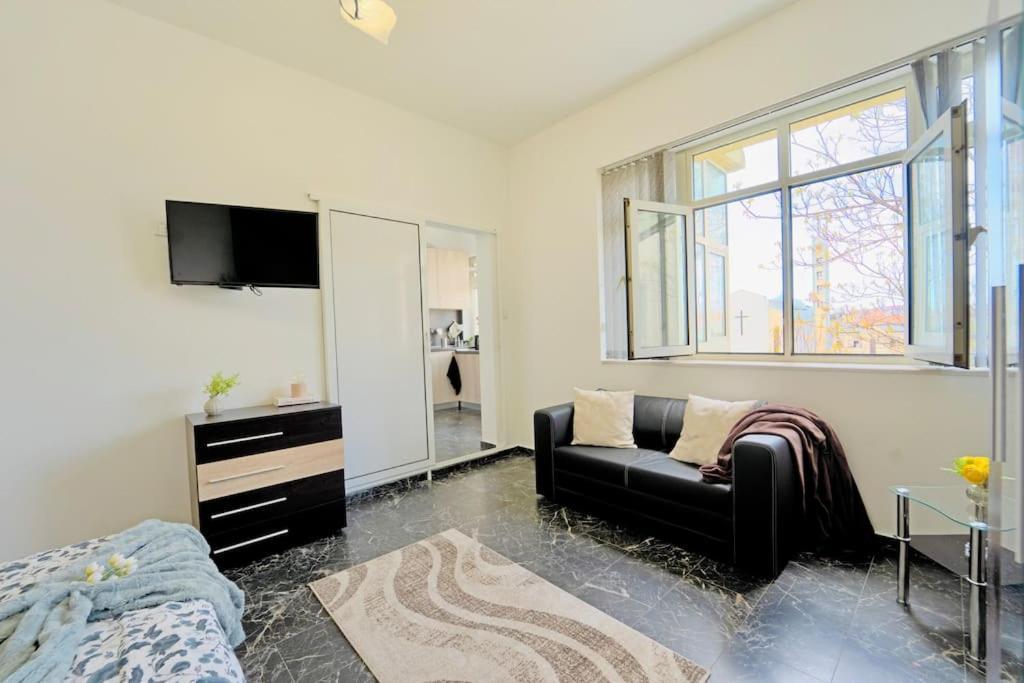 Cozy 1-Bedroom Flat In The Very Center Of Sofya Dış mekan fotoğraf